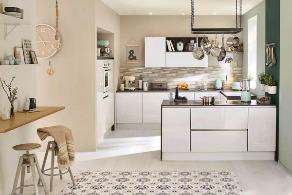 Moderne keukendecoratie-objecten: zo decoreer je je keuken op de juiste manier