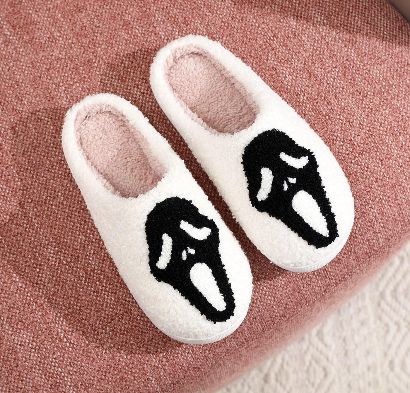 Scary Fluffy | Chaussons effrayantes - Zevessa