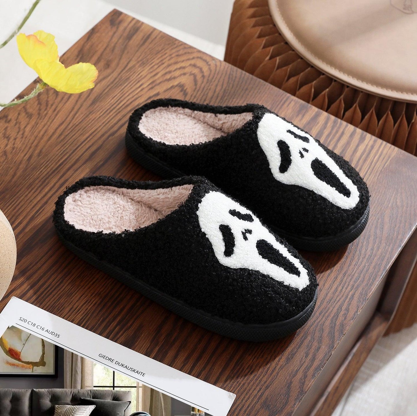 Scary Fluffy | Chaussons effrayantes - Zevessa