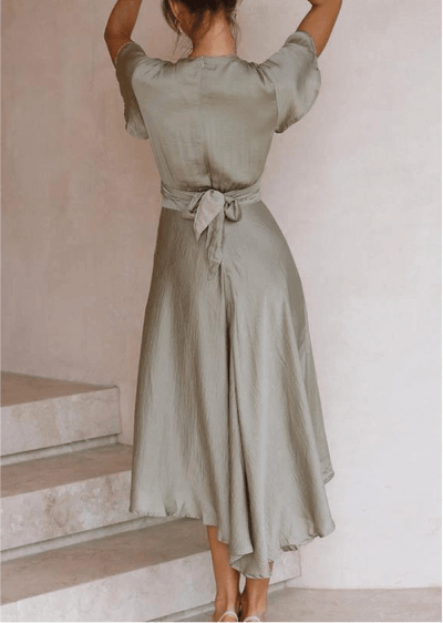 Lyla Dubois | Robe légère en satin - Zevessa
